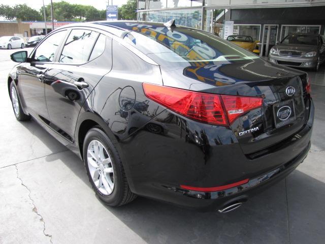 Kia Optima 2012 photo 1