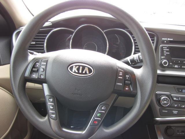 Kia Optima 2012 photo 11