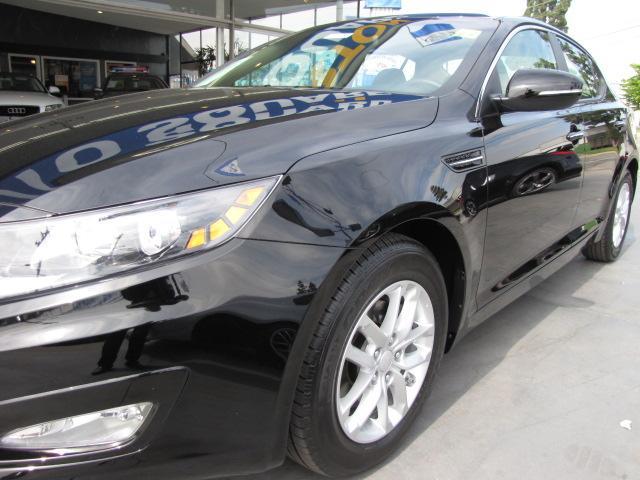 Kia Optima 2012 photo 17