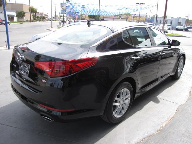 Kia Optima 2012 photo 18