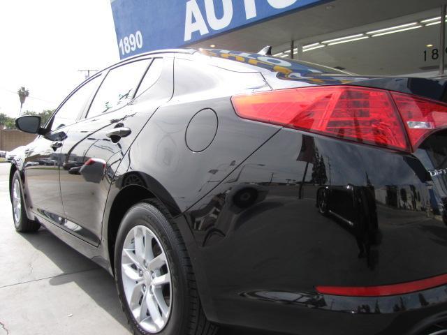 Kia Optima 2012 photo 2