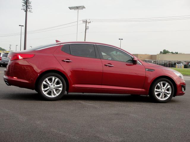 Kia Optima 2012 photo 10