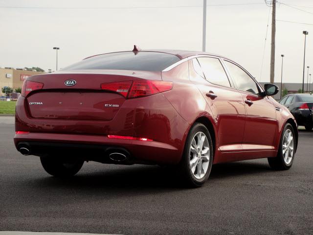 Kia Optima 2012 photo 8