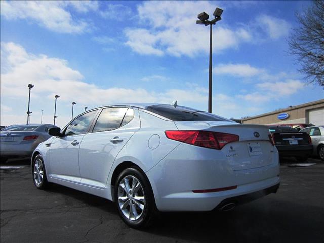 Kia Optima Open-top Sedan