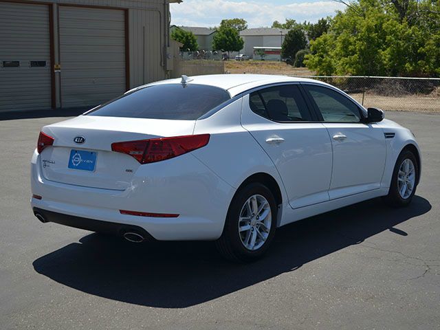 Kia Optima 2012 photo 10