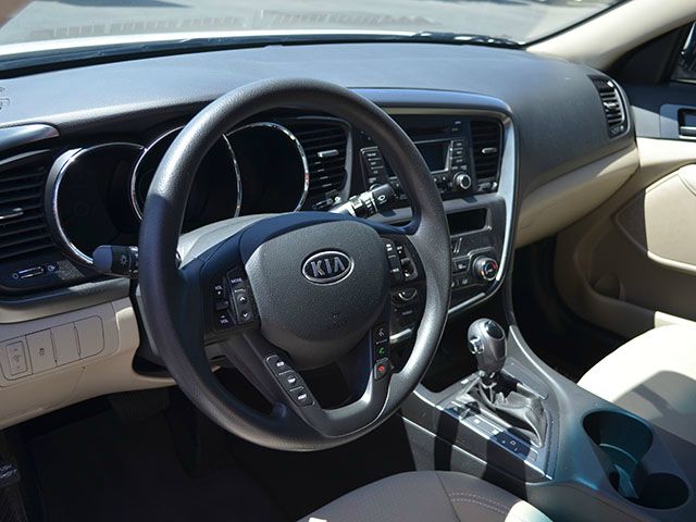 Kia Optima 2012 photo 3