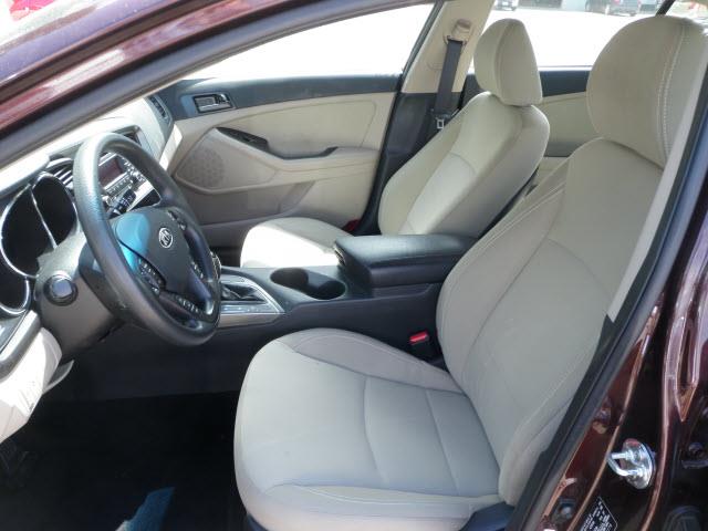 Kia Optima 2012 photo 2