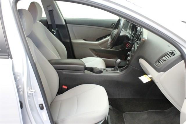 Kia Optima 2012 photo 11