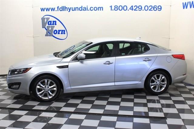 Kia Optima 2012 photo 27