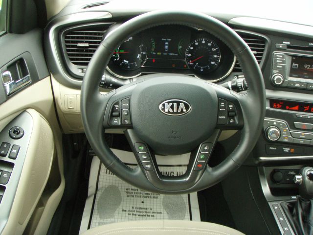 Kia Optima 2012 photo 2