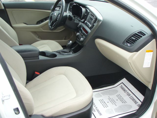 Kia Optima 2012 photo 20