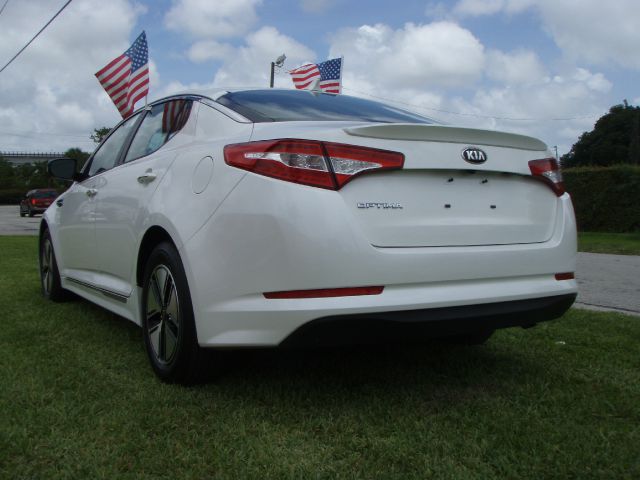 Kia Optima 2012 photo 26