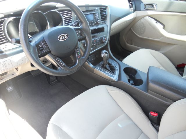 Kia Optima 2012 photo 1