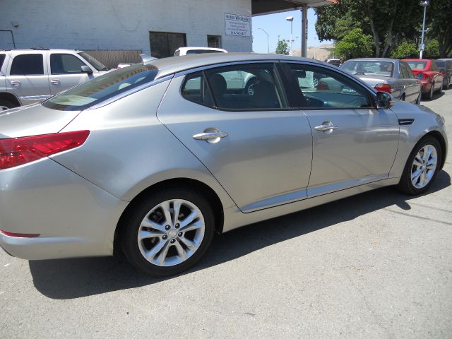 Kia Optima 2012 photo 2