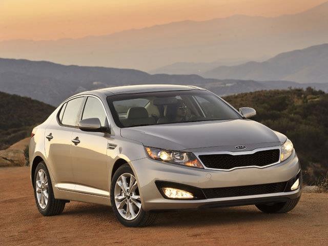 Kia Optima Extenede CAB 4X4 Sedan