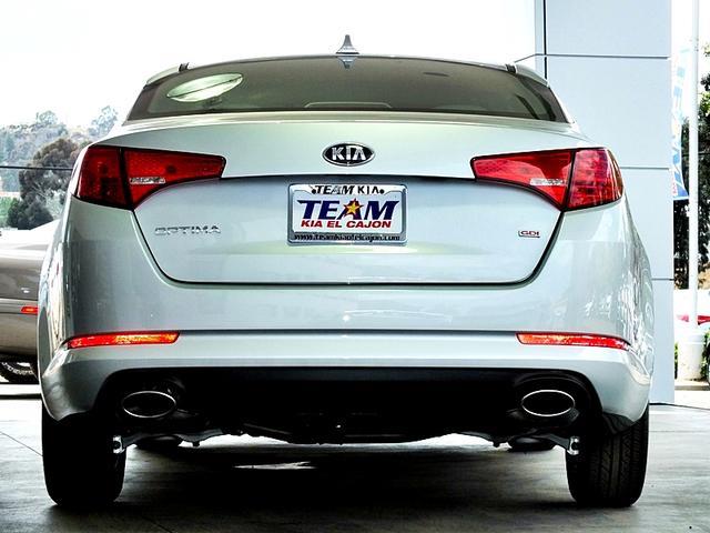 Kia Optima 2013 photo 11