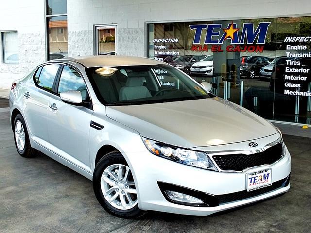 Kia Optima 2013 photo 15