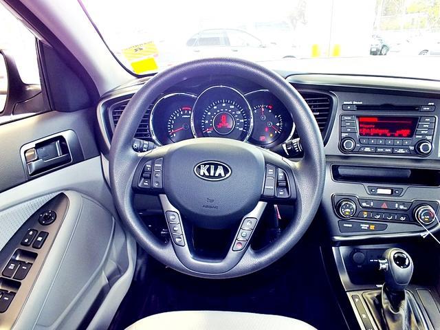 Kia Optima 2013 photo 16