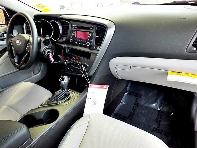 Kia Optima 2013 photo 26