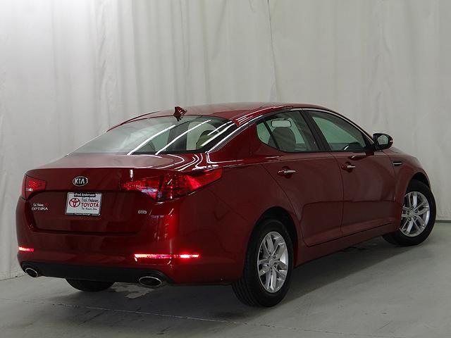 Kia Optima 2013 photo 1