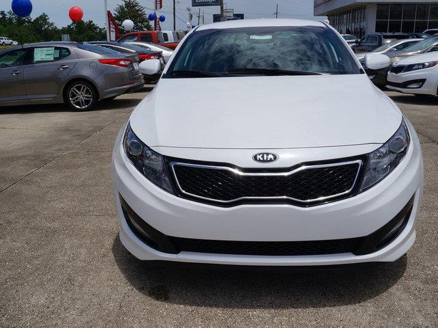 Kia Optima AWD, REAR DVD, Navigation, 3RD ROW, Mem/heat Seats Sedan