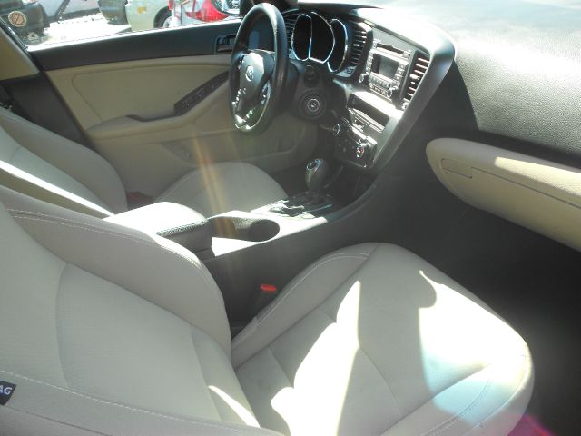 Kia Optima 2013 photo 14