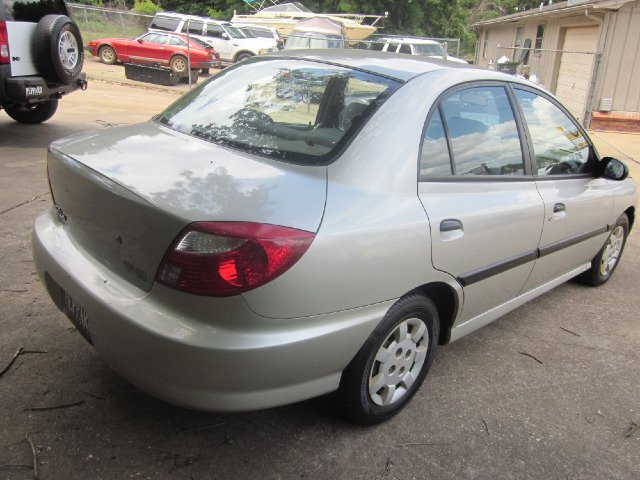 Kia Rio 2001 photo 4