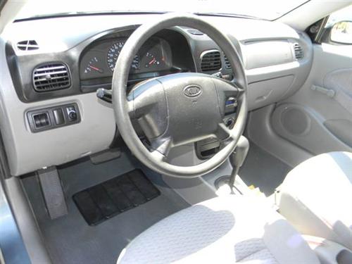 Kia Rio 2001 photo 4