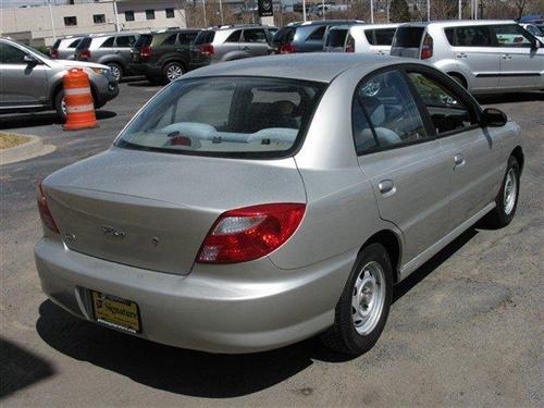 Kia Rio 2001 photo 3