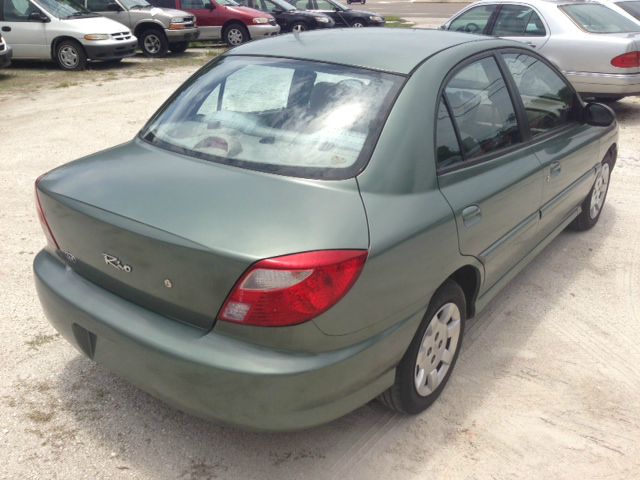 Kia Rio 2002 photo 2