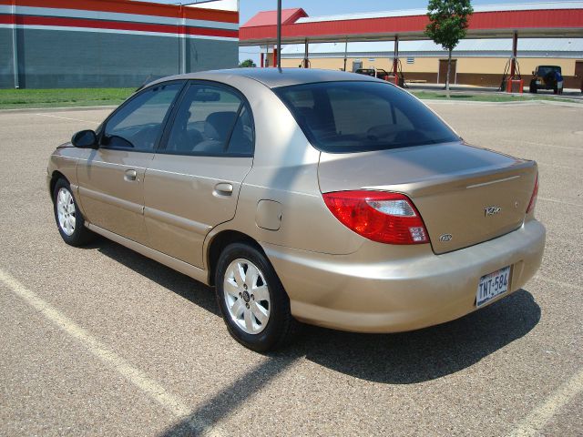 Kia Rio 2002 photo 1