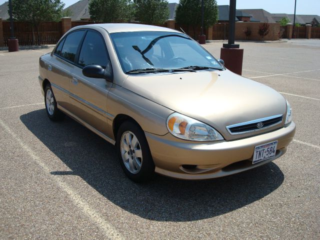 Kia Rio 2002 photo 2