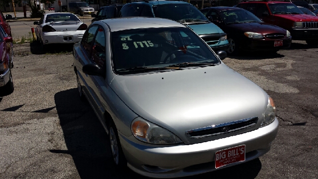 Kia Rio 2002 photo 2