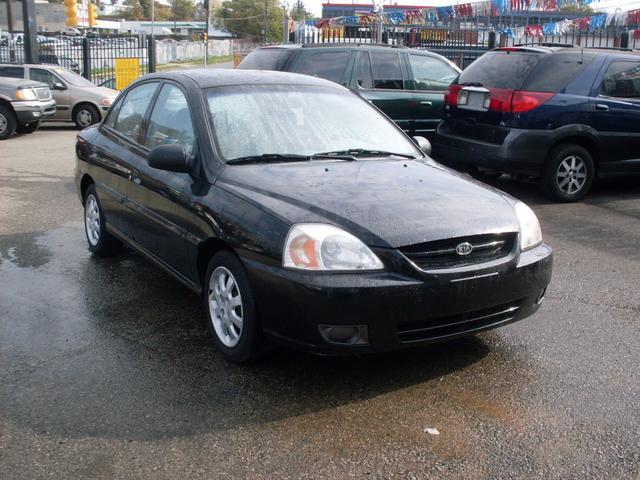 Kia Rio 2003 photo 2