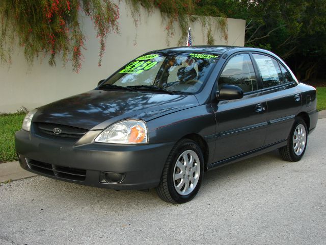 Kia Rio 2003 photo 4