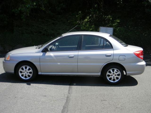 Kia Rio 2003 photo 1