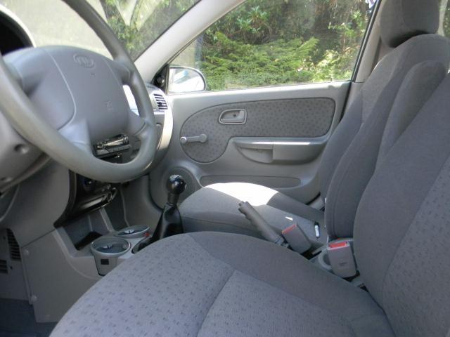 Kia Rio 2003 photo 4