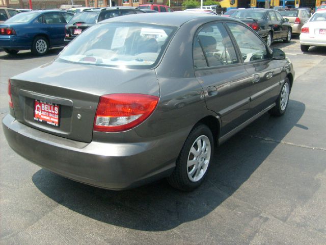 Kia Rio 2003 photo 2