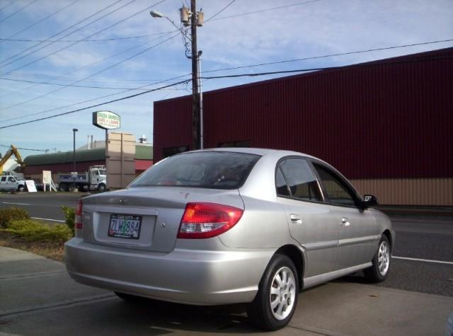 Kia Rio 2003 photo 1