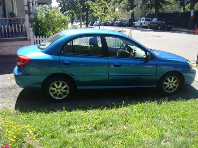 Kia Rio 2003 photo 4