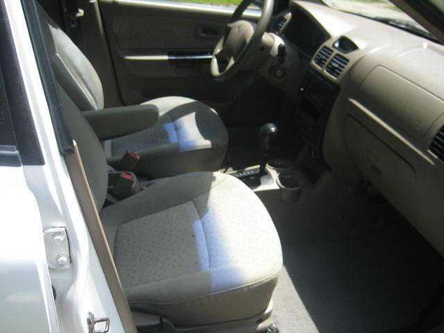 Kia Rio 2003 photo 2