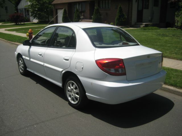 Kia Rio 2003 photo 3