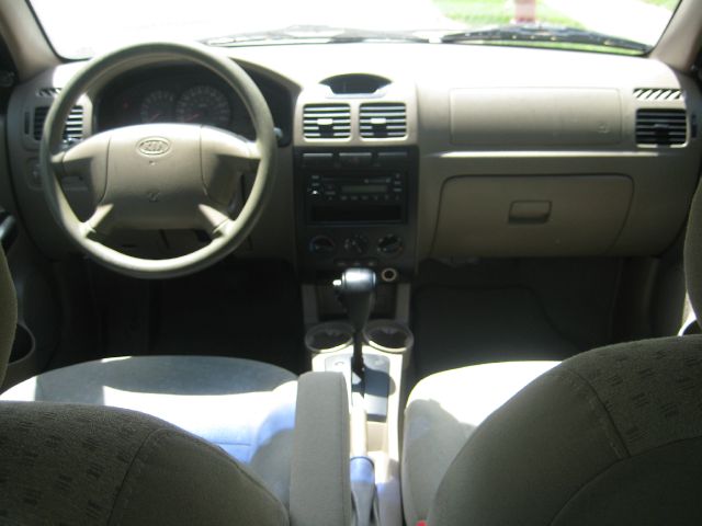 Kia Rio 2003 photo 4