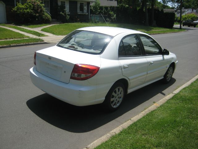 Kia Rio 2003 photo 6