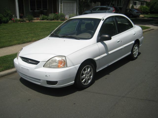 Kia Rio 2003 photo 9