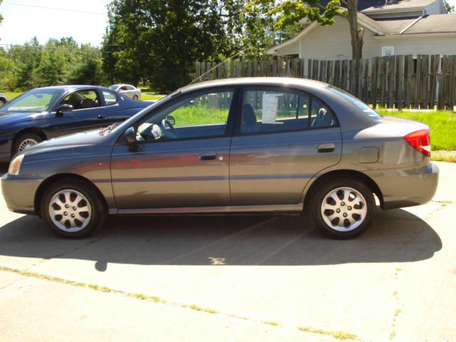 Kia Rio 2003 photo 4