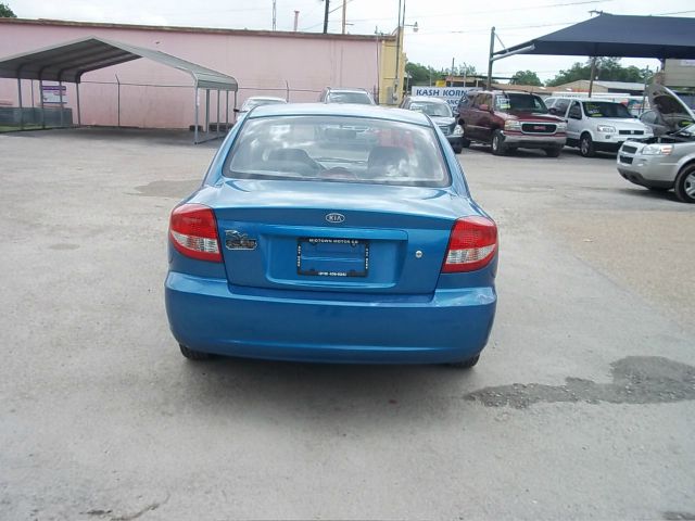 Kia Rio 2003 photo 17