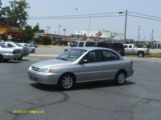 Kia Rio 2004 photo 2