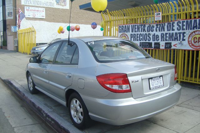 Kia Rio 2004 photo 13