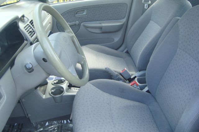 Kia Rio 2004 photo 7